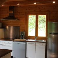 Gîte Gîte Le Chalet du Berger, en pleine nature au milieu des montagnes.